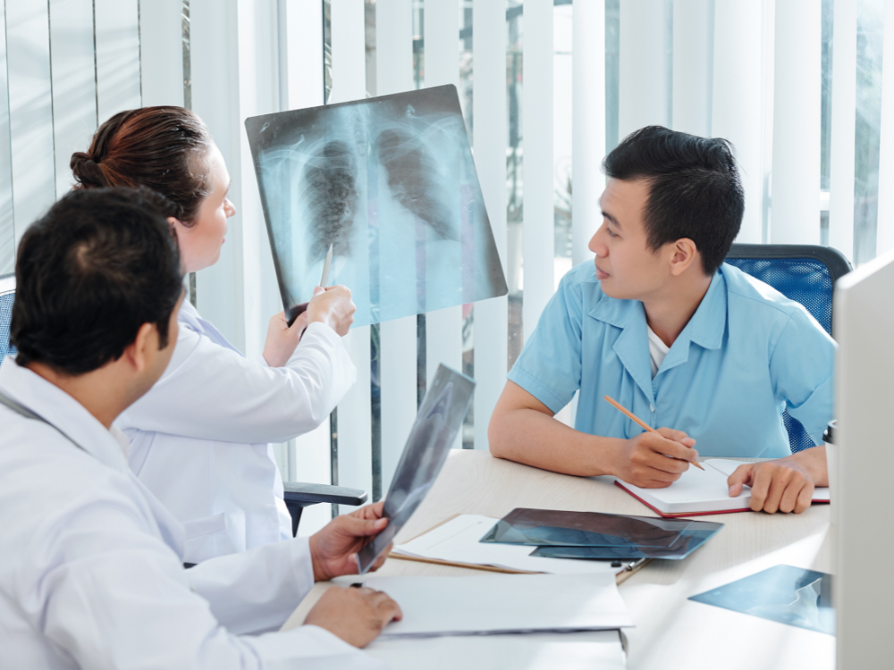 Chụp X-quang phổi để chẩn đoán viêm phổi