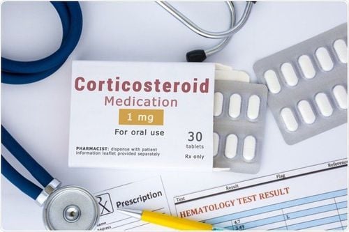 Thuốc corticosteroid có tác dụng ngăn ngừa những đợt tái phát của viêm tủy cắt ngang