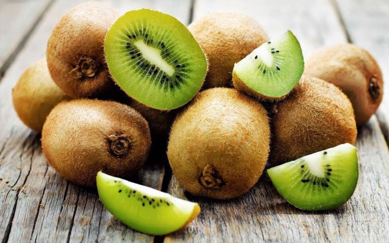 Trong 100g kiwi chứa 40,3 mcg vitamin K