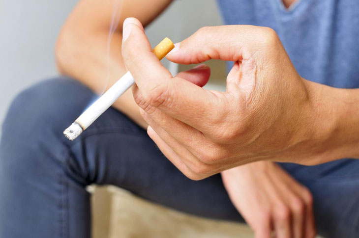 Hút thuốc lá là nguyên nhân gây vô sinh ở nam giới hàng đầu