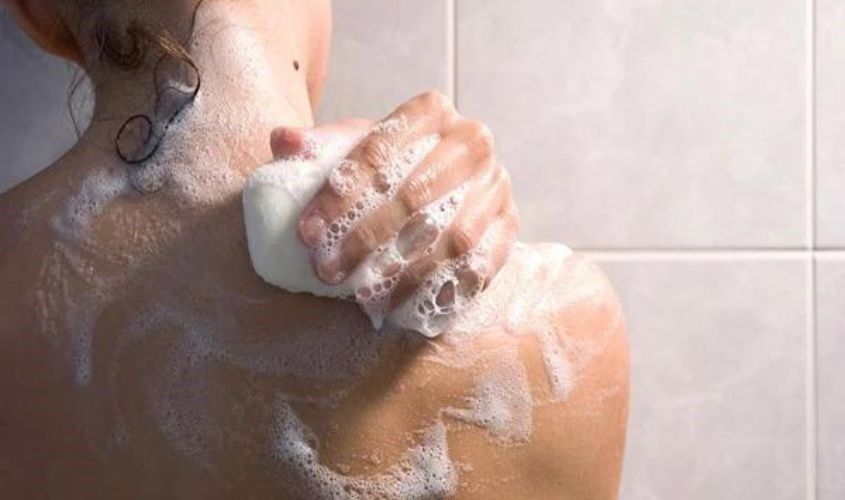 Vệ sinh đúng cách giúp cải thiện tình trạng nổi phát ban