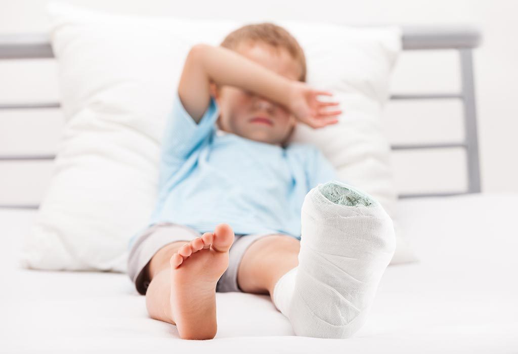 Dấu hiệu chung của xương thủy tinh là xương dễ gãy