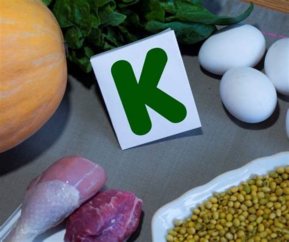 Bổ sung vitamin K, D trong quá trình điều trị để xương chắc khỏe