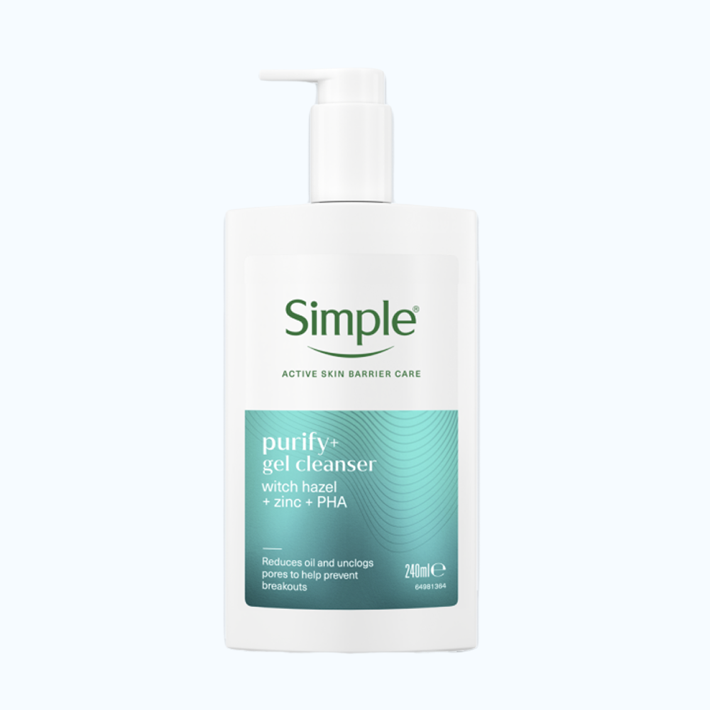 Sữa rửa mặt Simple giảm mụn sau 7 ngày.